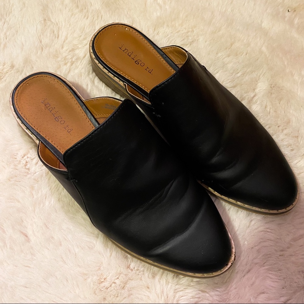 Indigold Black Leather Mules Sz 6